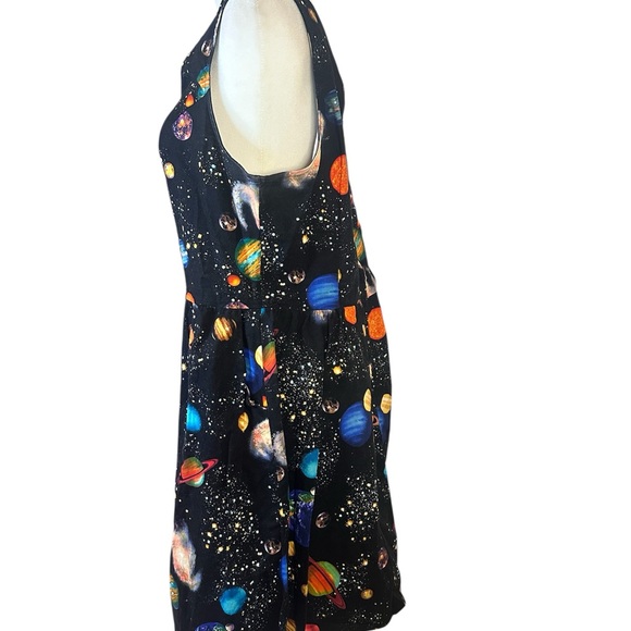 Retrolicious Galaxy Dress XL Space Print Cosmic Planets Fit&Flare Sleeveless USA - Picture 4 of 10
